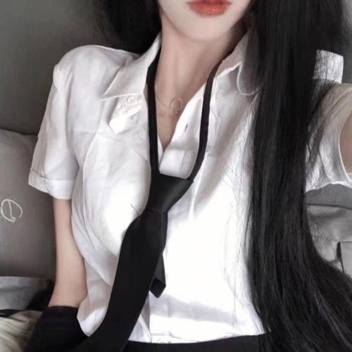 相敬如宾海报